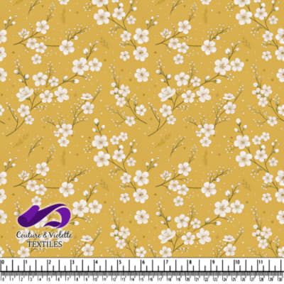 Fleurs Blanches Délicates sur Tissu Moutarde