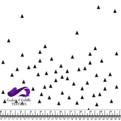 Minimalist serenity - triangle dusty white